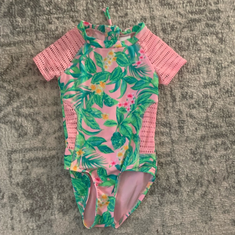 Cat and jack girls size 6 mesh one piece bathing suit